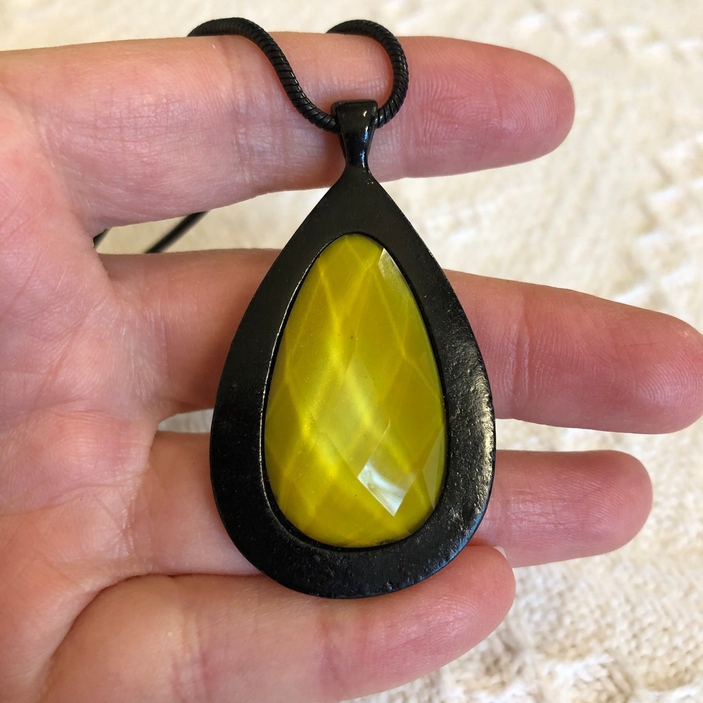 Y2K‎ Teardrop Statement Necklace Black Yellow Resin Pendant Gothic Dark Fairy - Picture 4 of 9